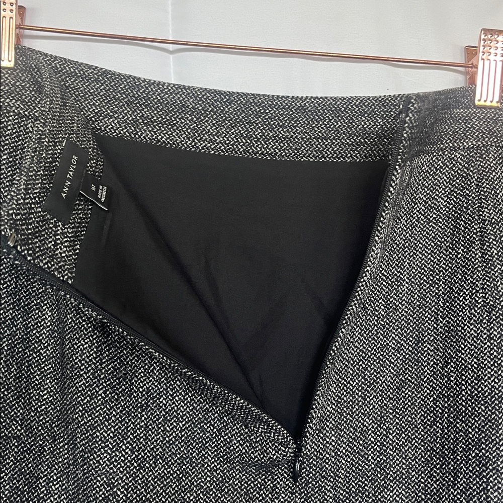 Ann Taylor Black and White Tweed Pencil Skirt 16 Tall Lined Classic Workwear - Picture 5 of 7
